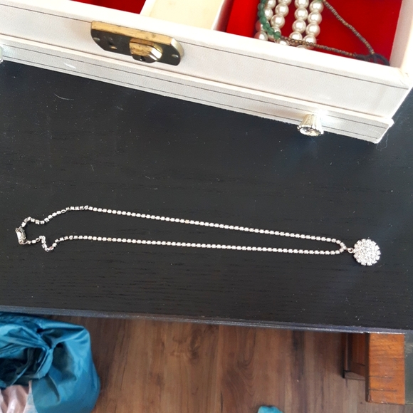 Vintage Rhinestone Necklace - Picture 2 of 3